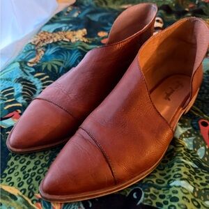 Free People Royal Flat  Brown Leather Cut Out Flat